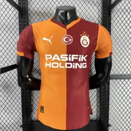 Fanella Galatasaray 2025/26 Home pamje përpara