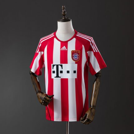 Fanella Retro Bayern Munich 2010/11 Home pamje përpara